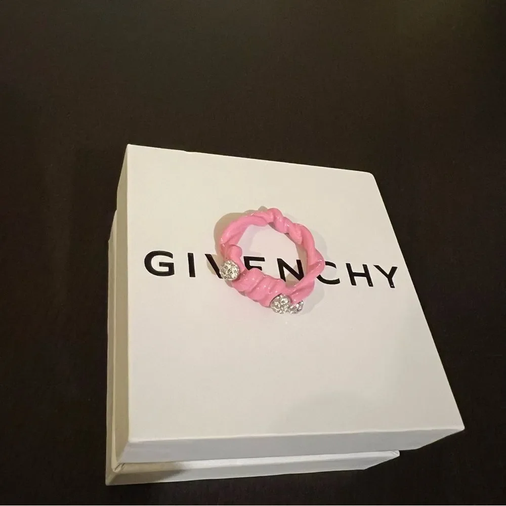 Givenchy Twisted Ring In Metal With Crystals Bubblegum Size 9/60